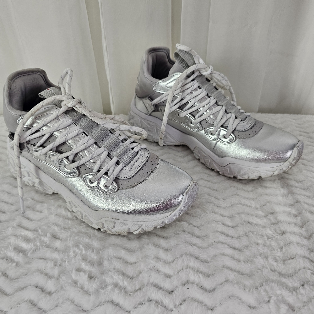 Champion Tank Chunky Sneaker Metallic Silver And White Size 6